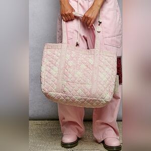 #1329 POL Rosewater Garden Quilted Tote